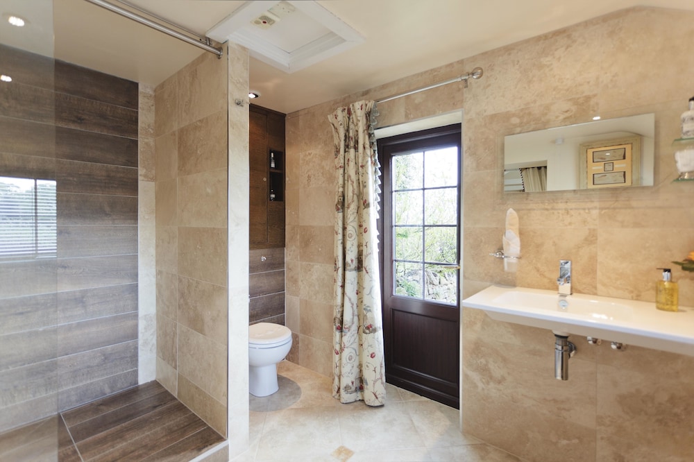 Luxury Suite photo 1