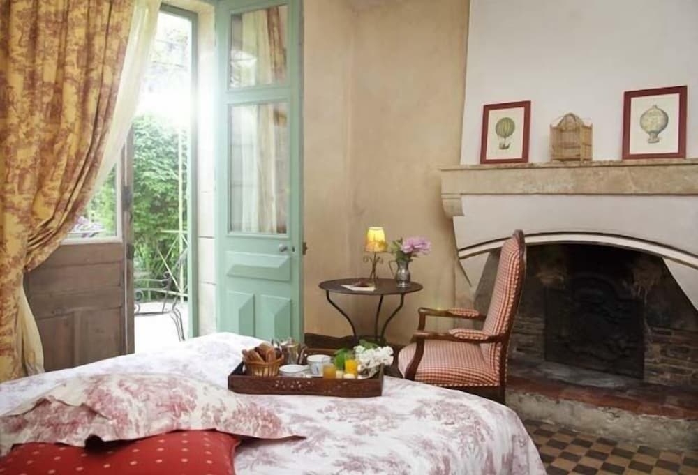 Family Studio Suite, 2 Bedrooms, Park View, Garden Area