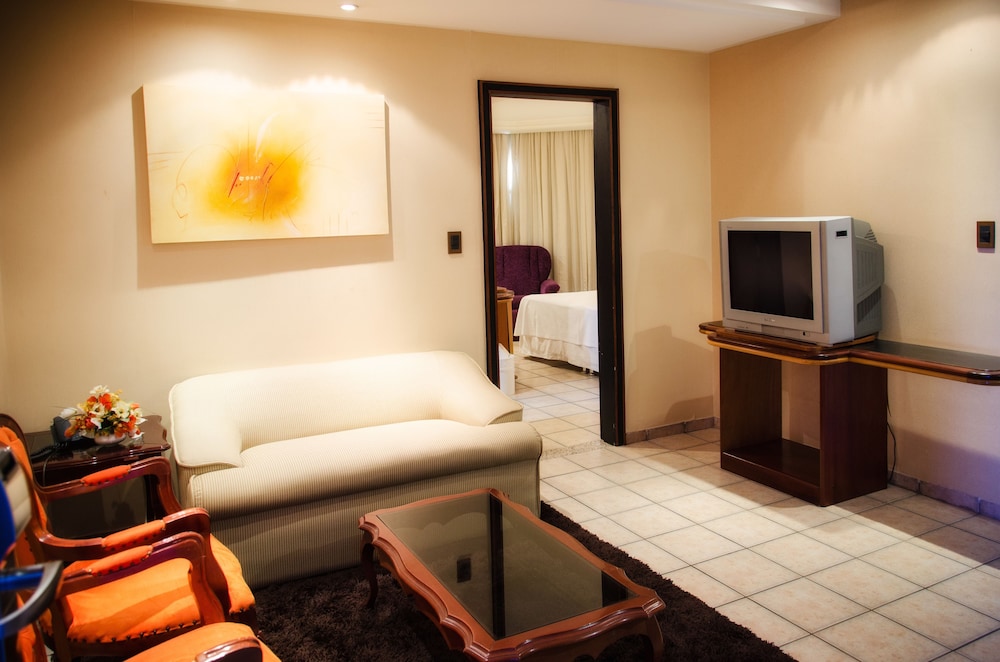 Suite (Master) photo 2