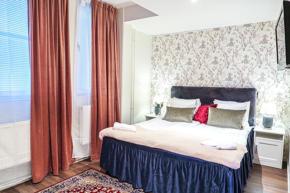 Deluxe Double Room, Shared Bathroom