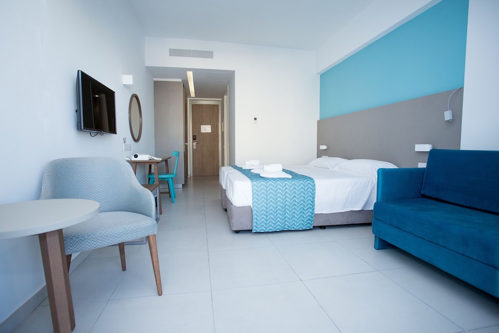 Standard Triple Room photo 3