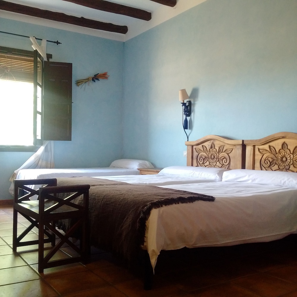 Premium Triple Room - Photo 2