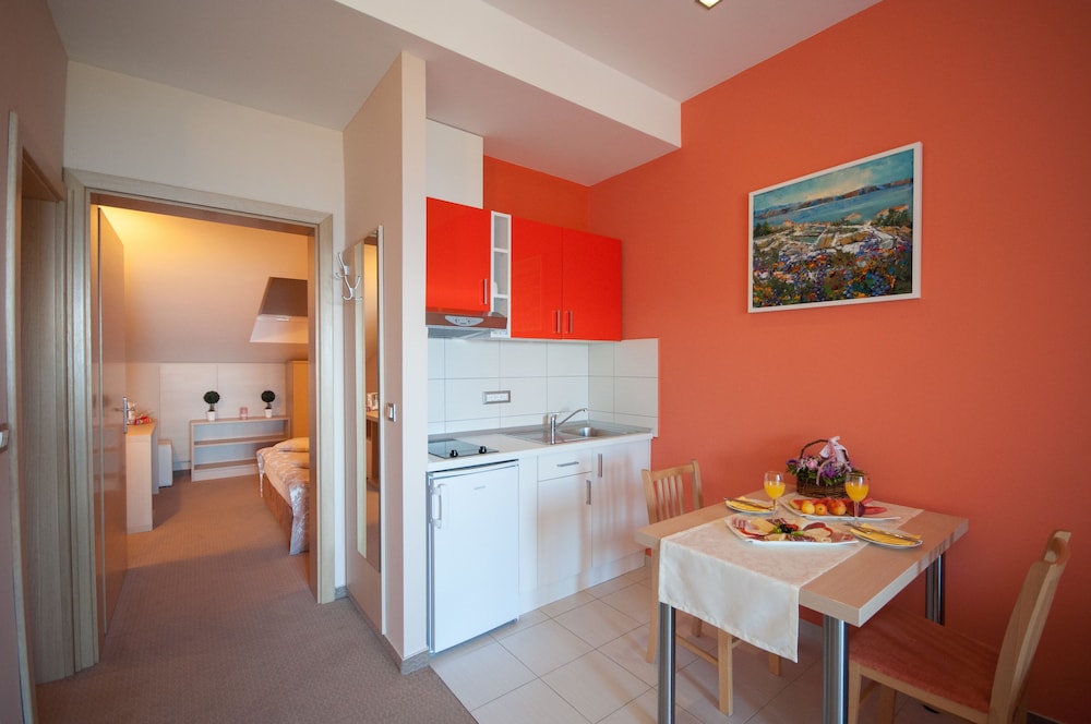 Apartment, Balcony, Sea View - Photo 9