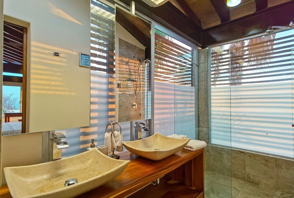 Villa photo 3