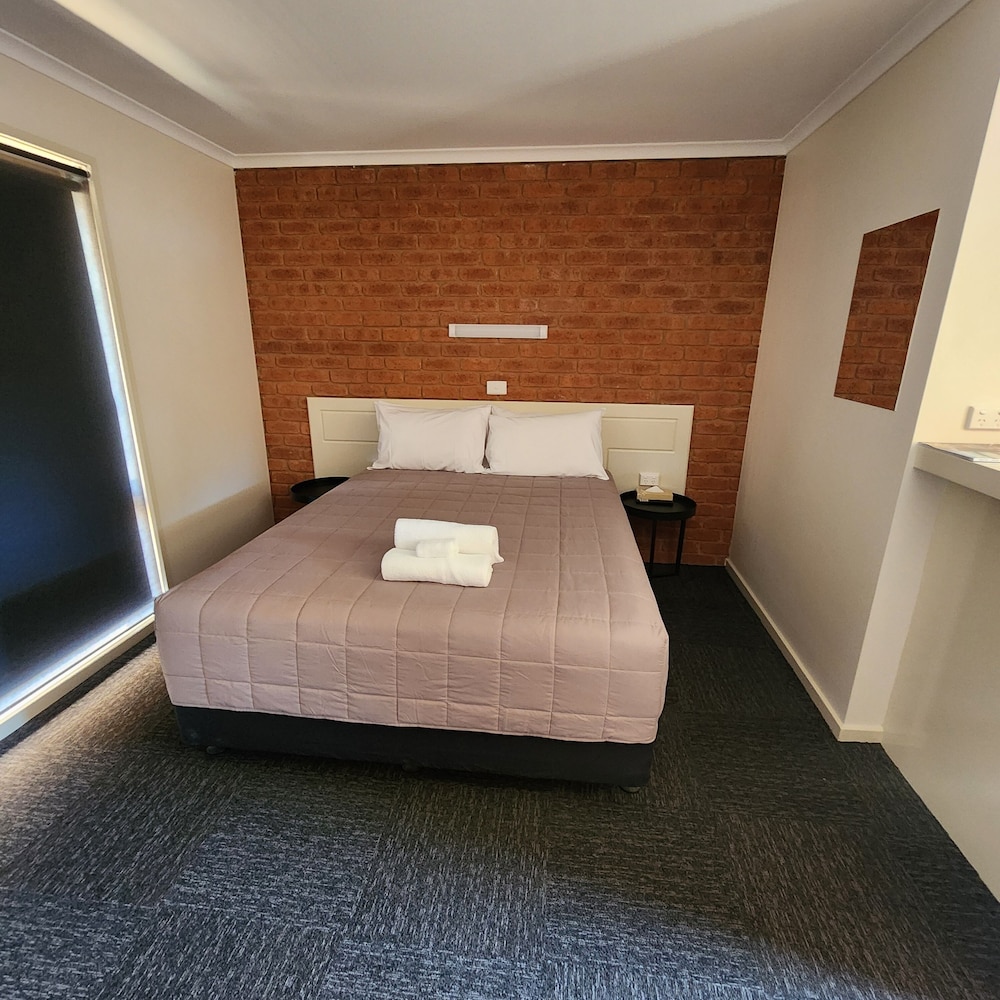 Classic Double Room, Garden View