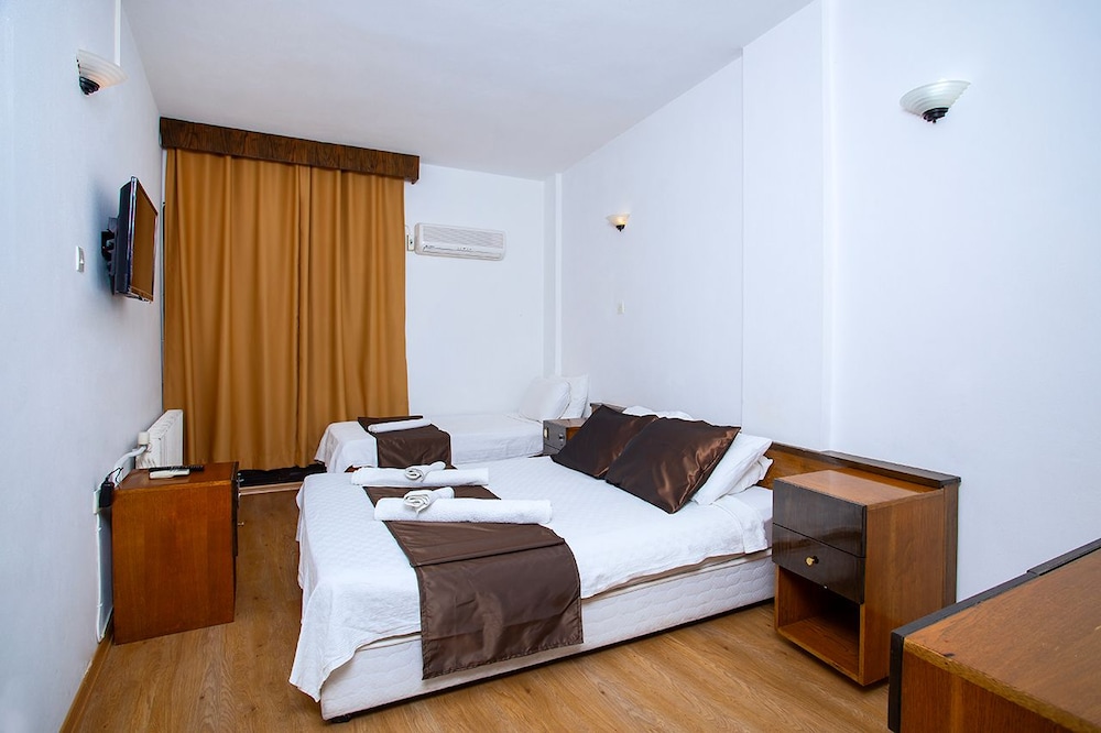 Standard Triple Room - Photo 3