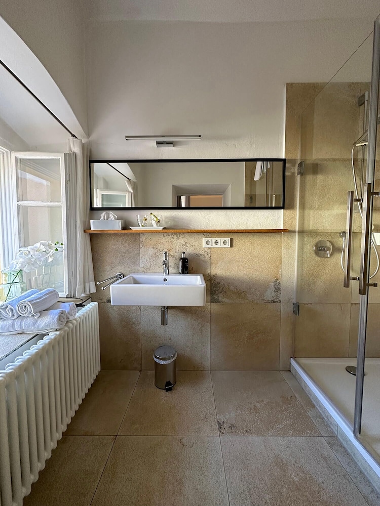 Single Room - Photo 6