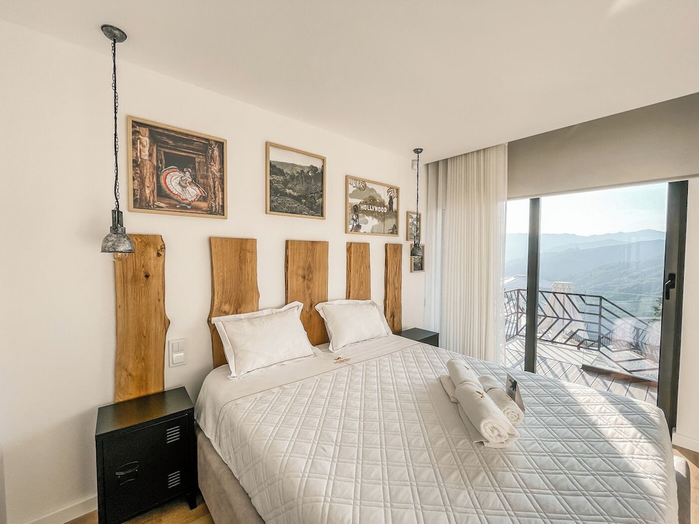 Panoramic House, 1 Queen Bed, Kitchenette, Pool View