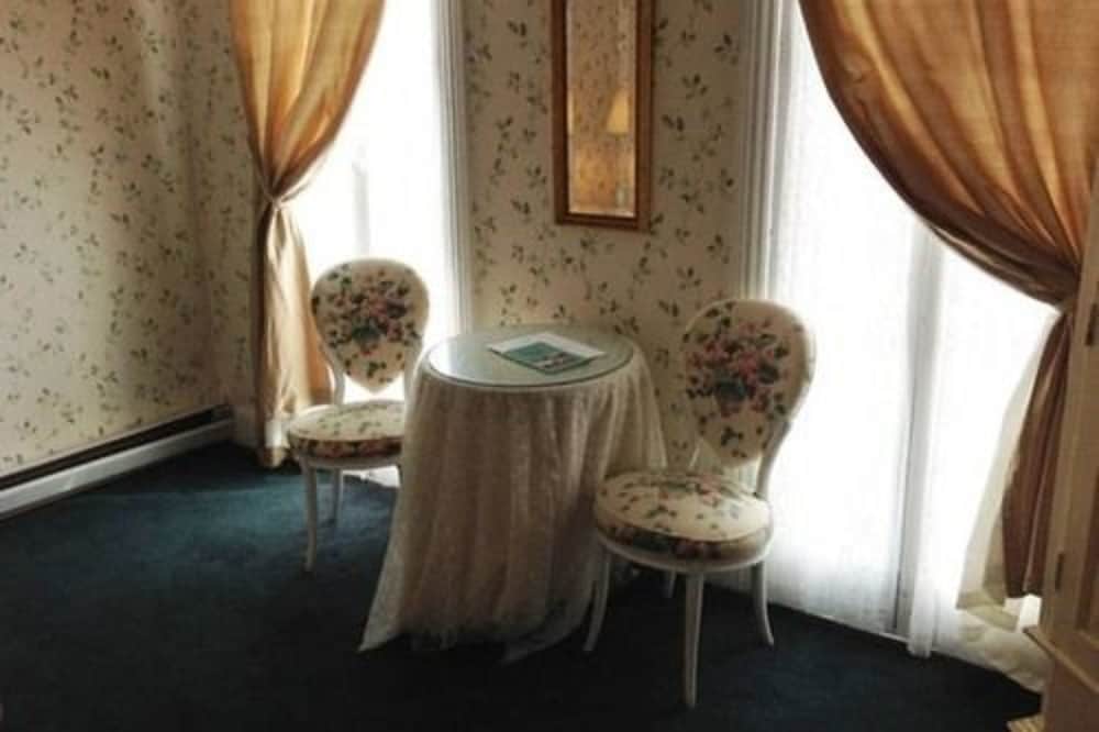 Comfort Suite, Multiple Beds, Private Bathroom photo 2