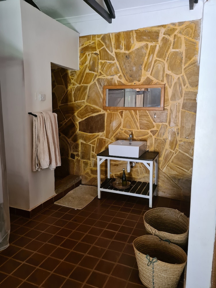 Standard Triple Room, Ensuite - Photo 5