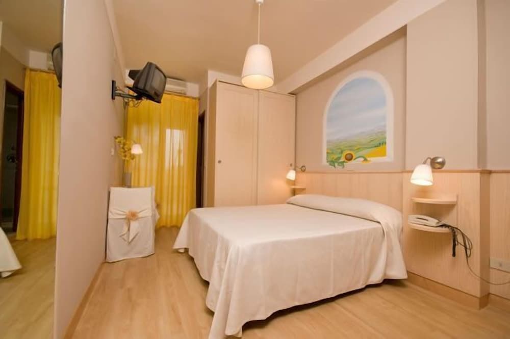 Standard Double Room - Photo 1