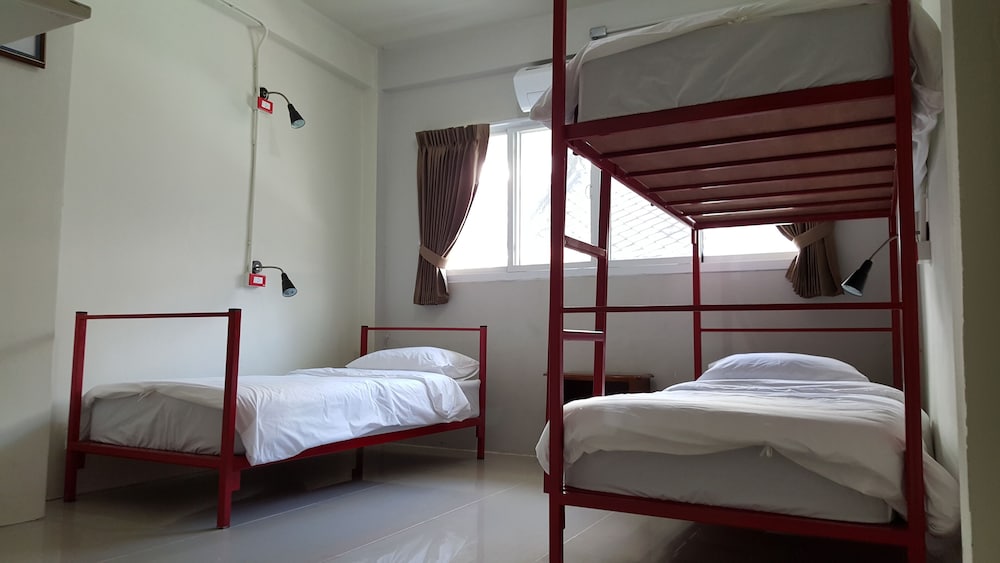 Triple Room (Private Bathroom) photo 2