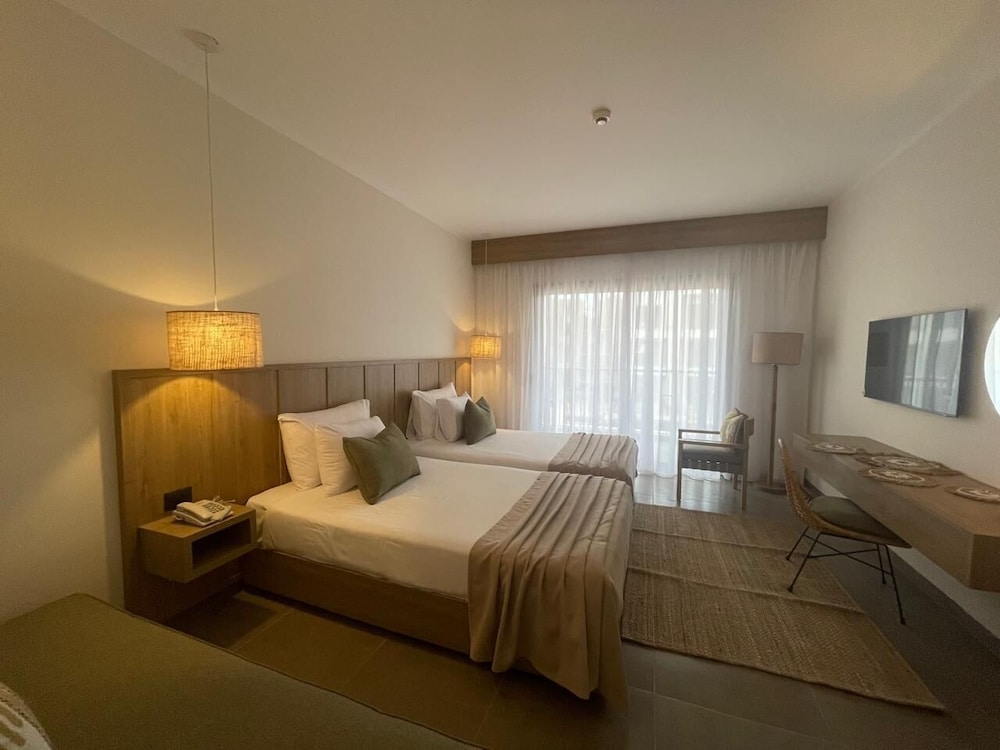 Superior Room, Garden View (Queen or Twin) photo 1