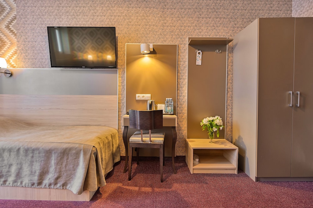 Standard Twin Room - Photo 2