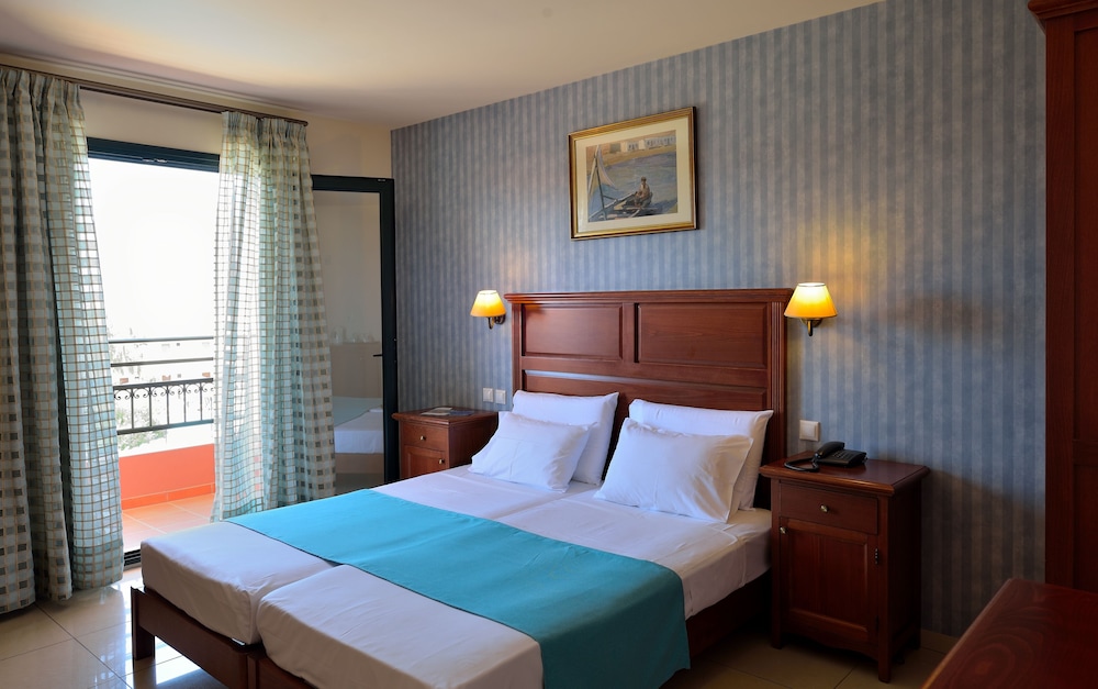 Standard Double Or Twin Room - Photo 2