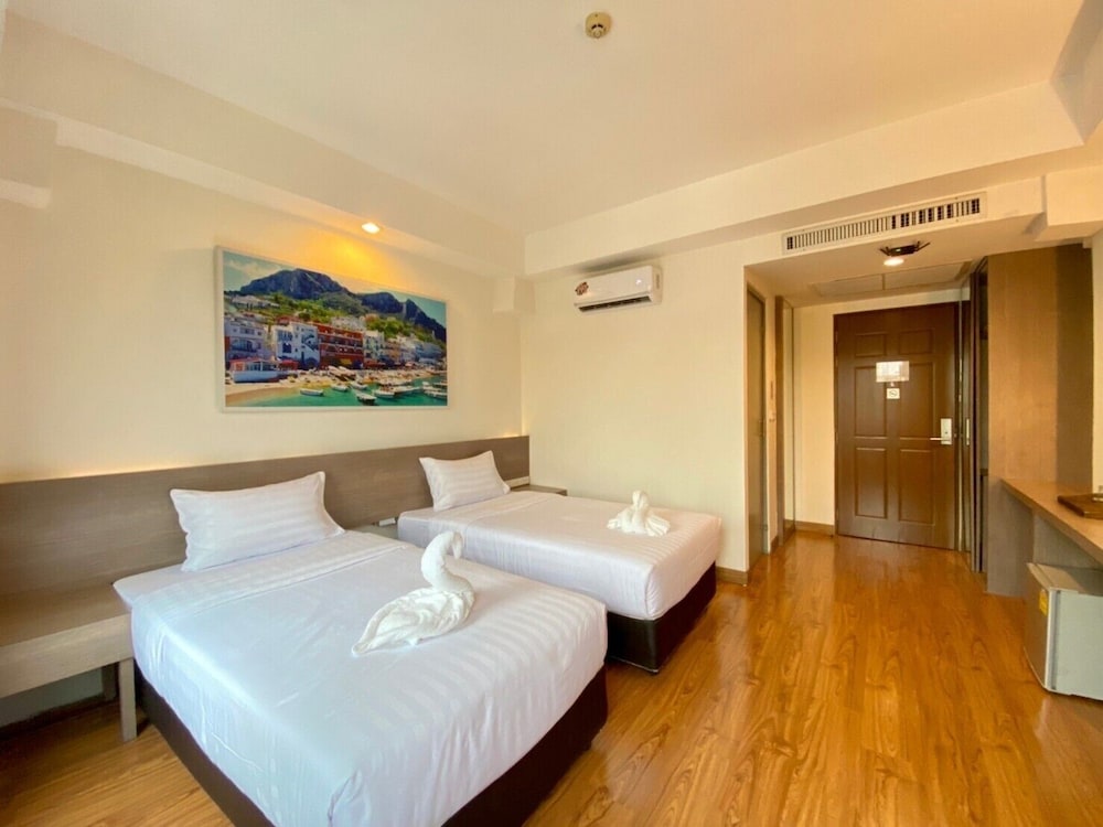 Basic Twin Room photo 2