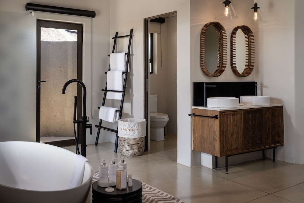 Luxury Suite, 1 King Bed, River View - Photo 6