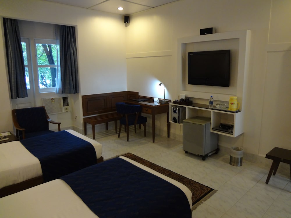 Deluxe Room - Photo 5