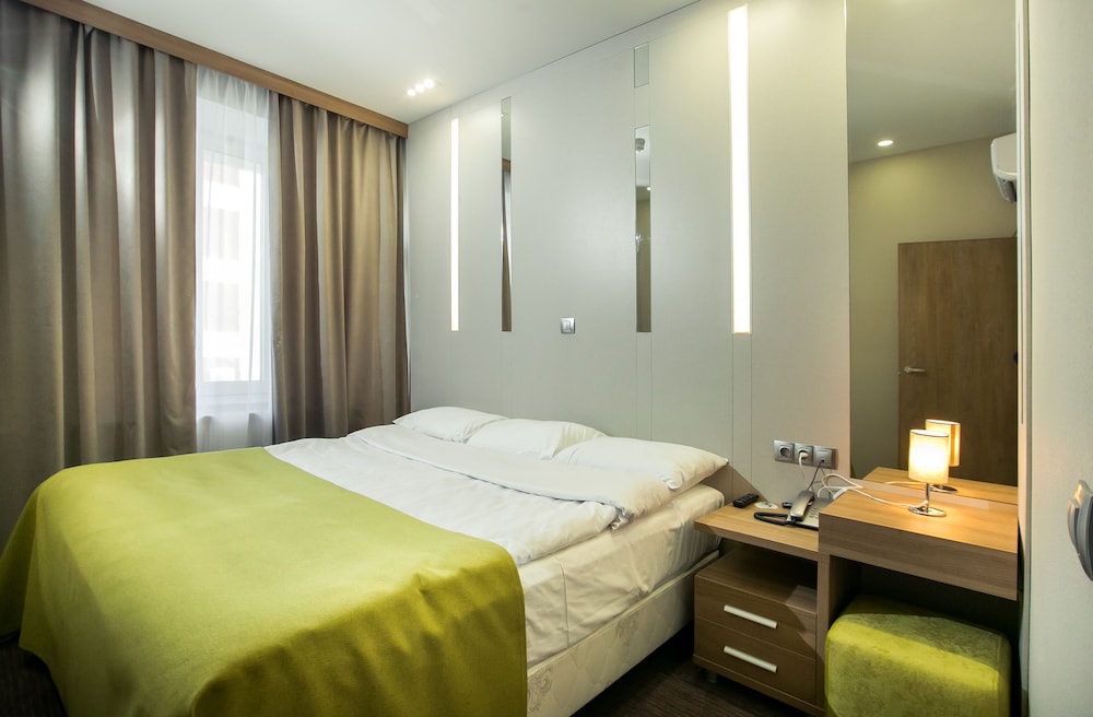Family Room, 1 Bedroom photo 2