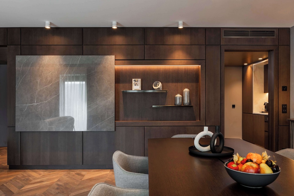 Superior Double Room thumbnail 5