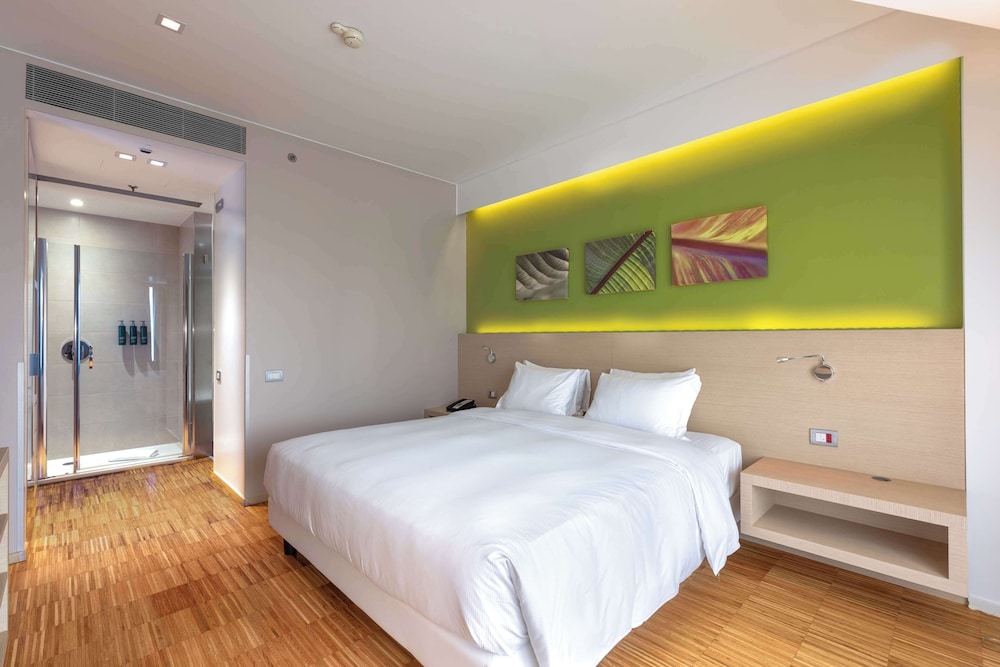 Superior Suite, 1 King Bed, Corner