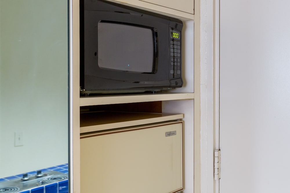 Queen Kitchenette - Photo 24