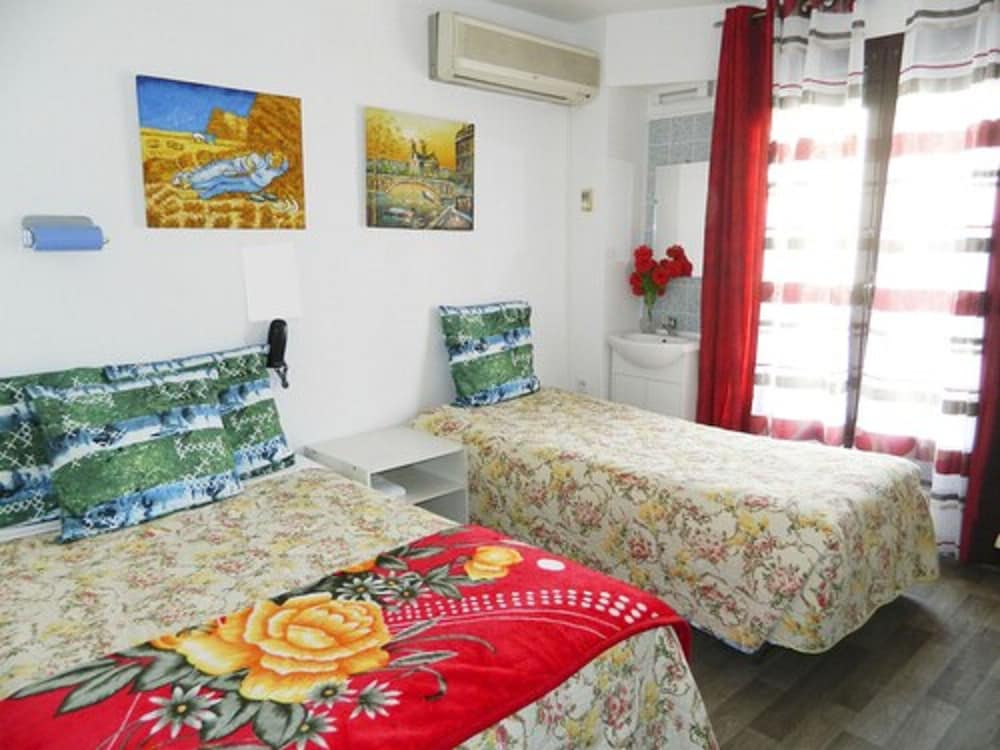 Triple Room 3 Single Beds. 3 people Max photo 1