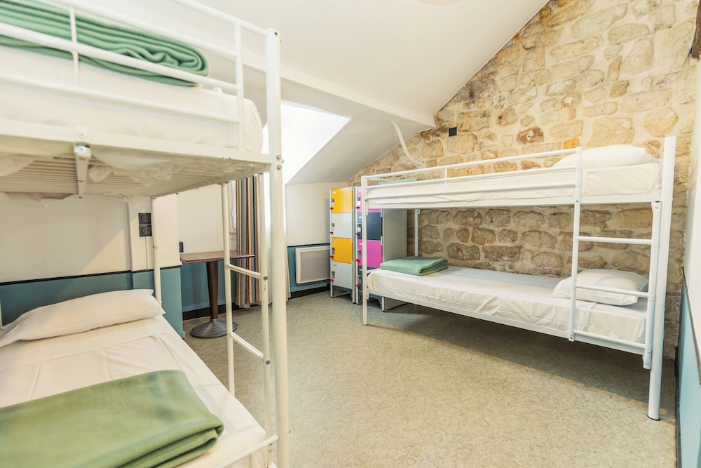Bed in 6-Bed Dormitory Room, Shared Bathroom photo 1