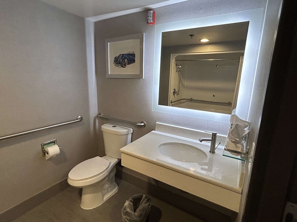 Standard Room, 2 Queen Beds, Accessible, Refrigerator & Microwave - Photo 7