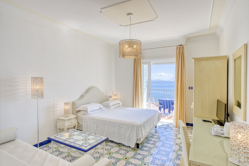 Deluxe Room, 1 Bedroom, Terrace, Sea View