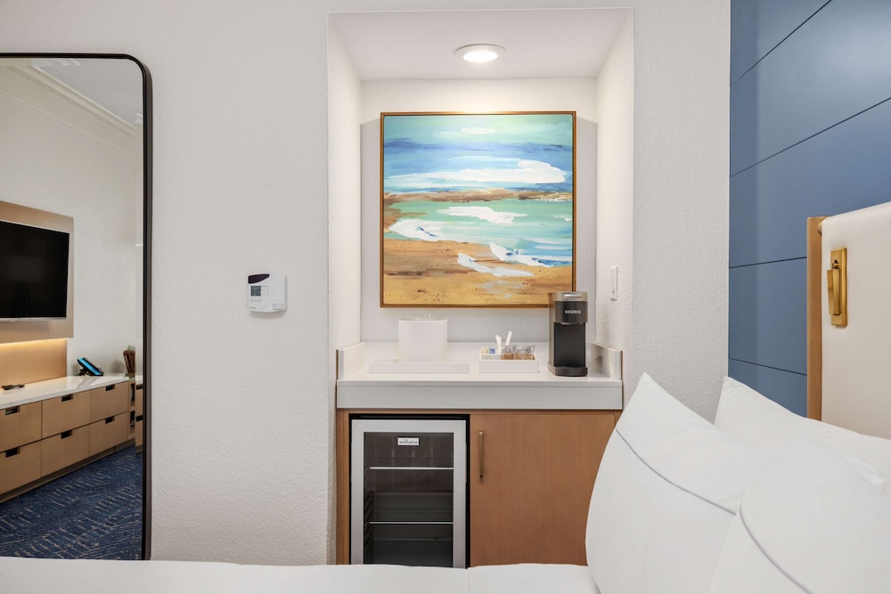 Room, 2 Queen Beds - Photo 4