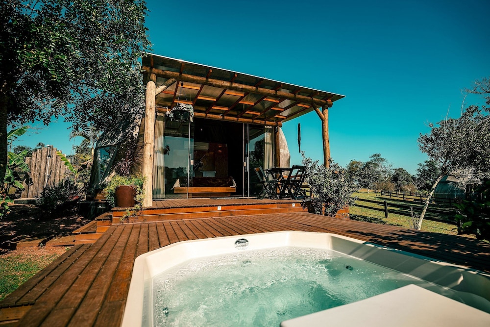 Esphera Fogo com Jacuzzi Externa com Hidromassagem photo 1