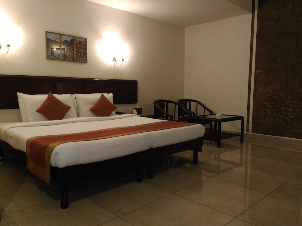 Executive Room - Photo 13