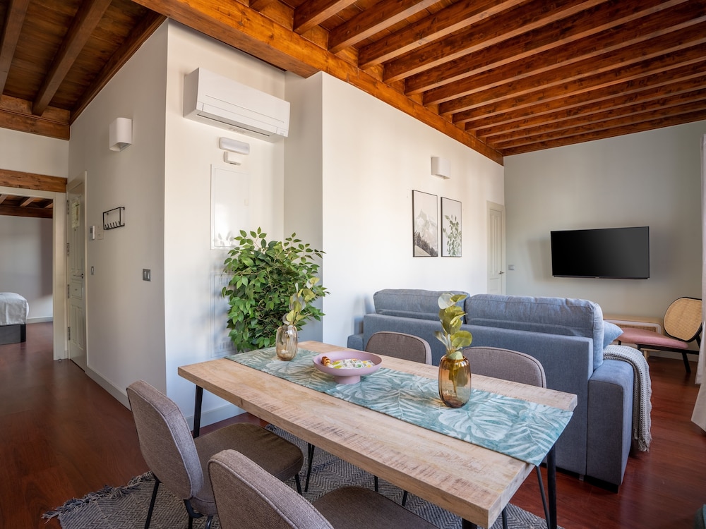 One-bedroom Apartment with Rooftop Terrace - Photo 7