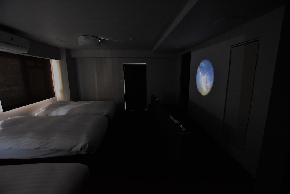 Exclusive Suite, Multiple Bedrooms, Accessible photo 3