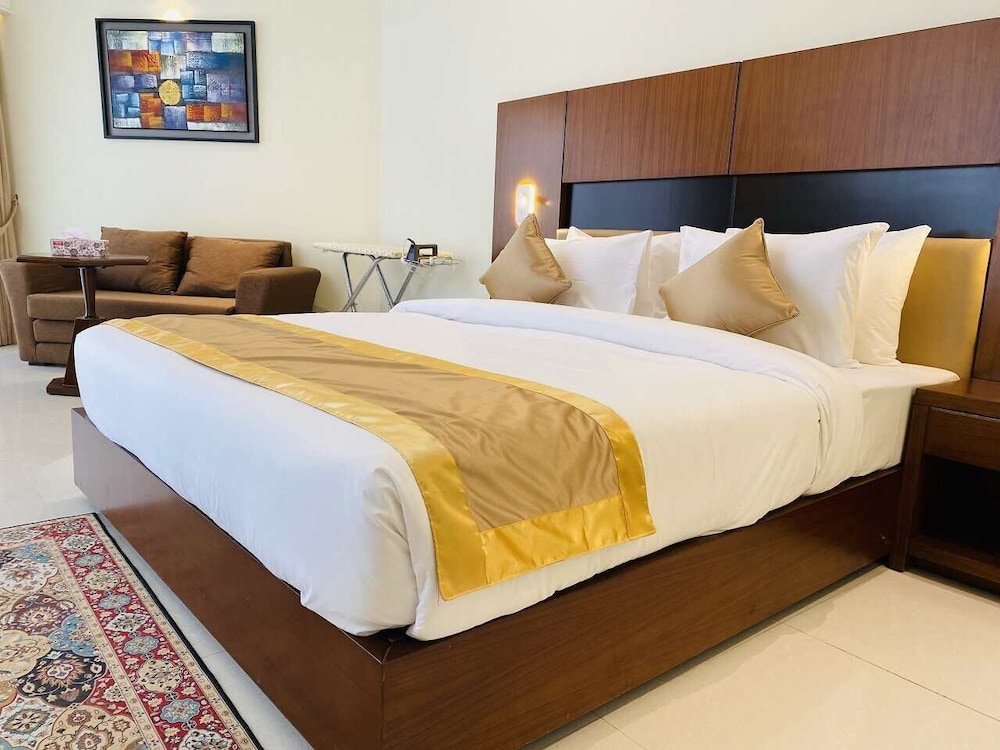 Executive Studio Suite