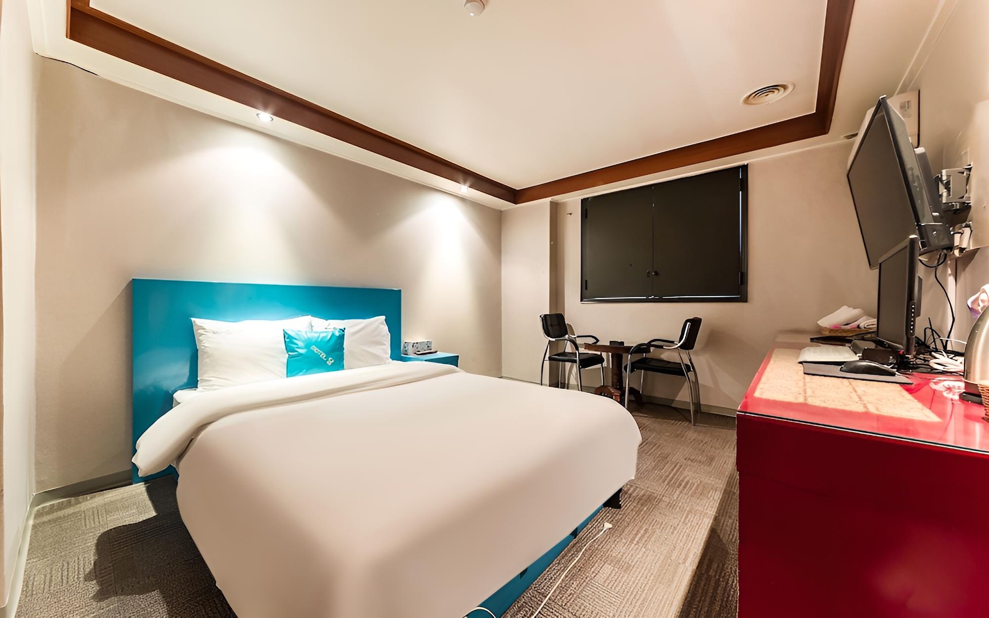 Room (Standard Room) - Photo 5