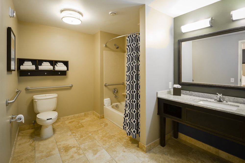 Suite, 2 Queen Beds - Photo 2