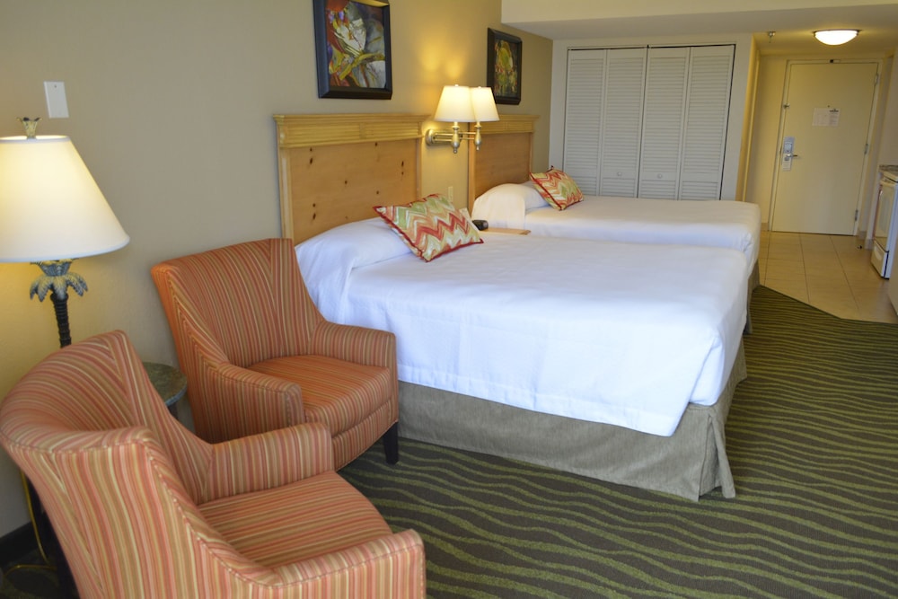 Standard Room, 2 Queen Beds, Kitchen, Partial Ocean View - Photo 2