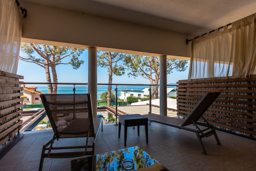 Panoramic Triple Room, Terrace, Lake View photo 1