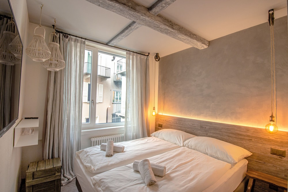 Economy Double Room, 1 Queen Bed