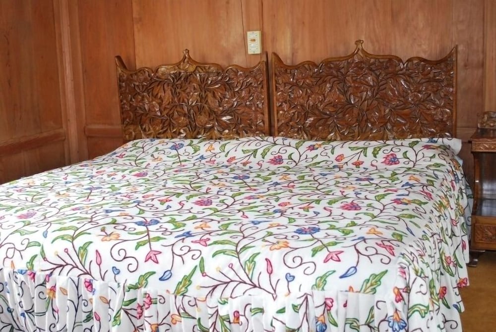Deluxe Room - Photo 3