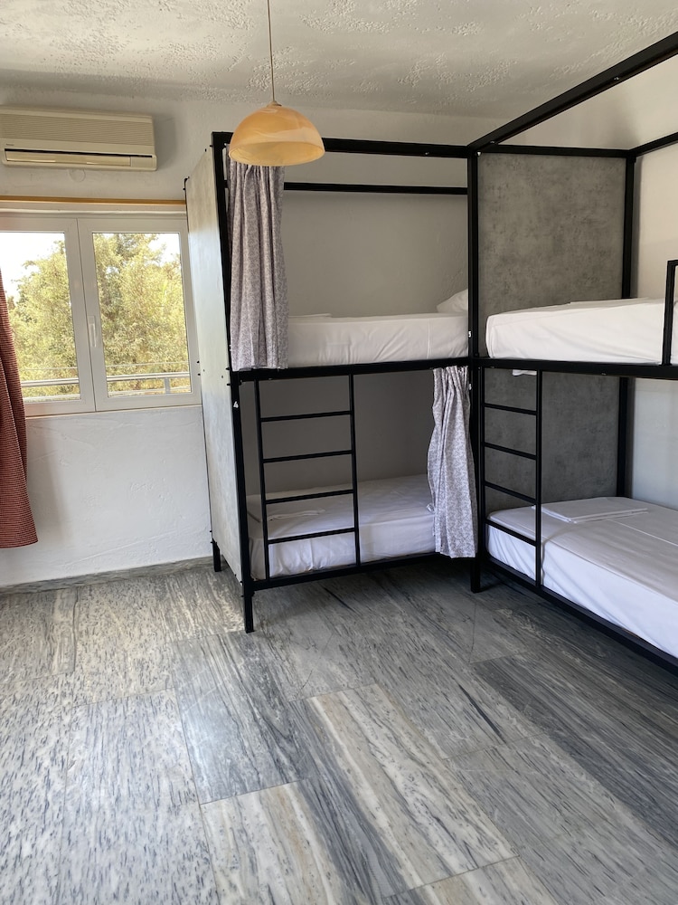 Comfort Quadruple Room - Photo 8