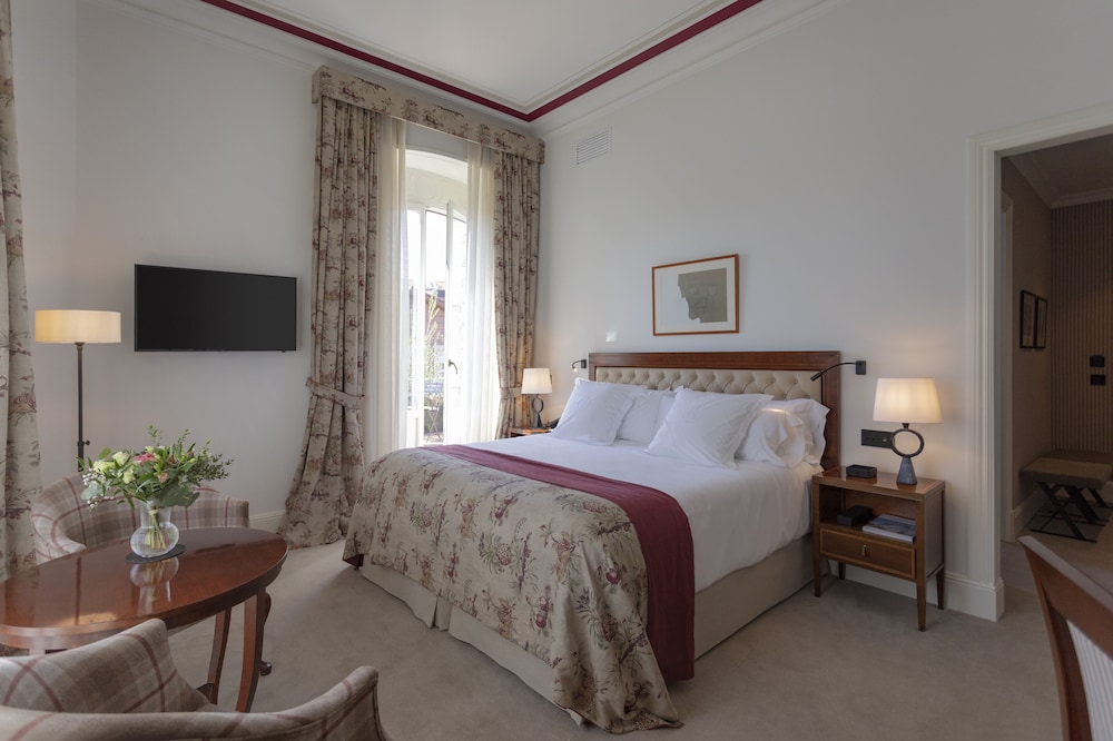 Signature Room (Privilege)