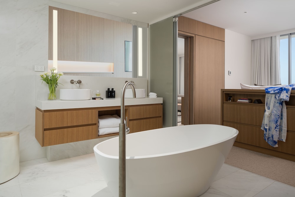 Suite, 1 King Bed With Sofa Bed
