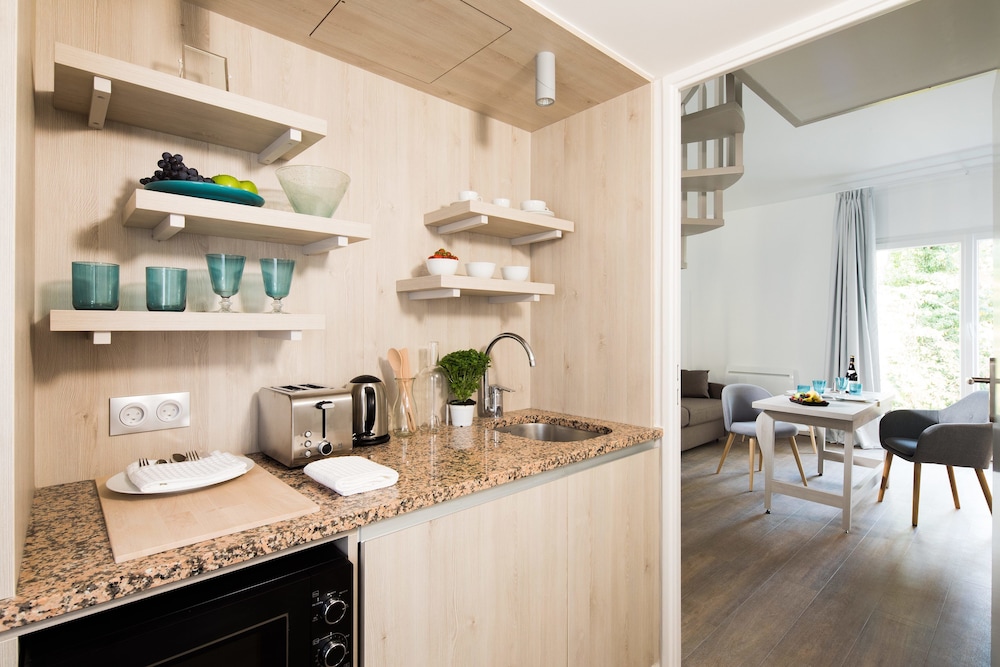 Junior Suite, 1 Bedroom, Kitchenette photo 3