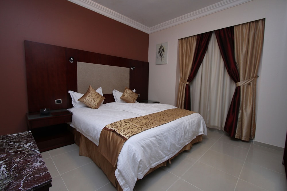 Deluxe Suite
