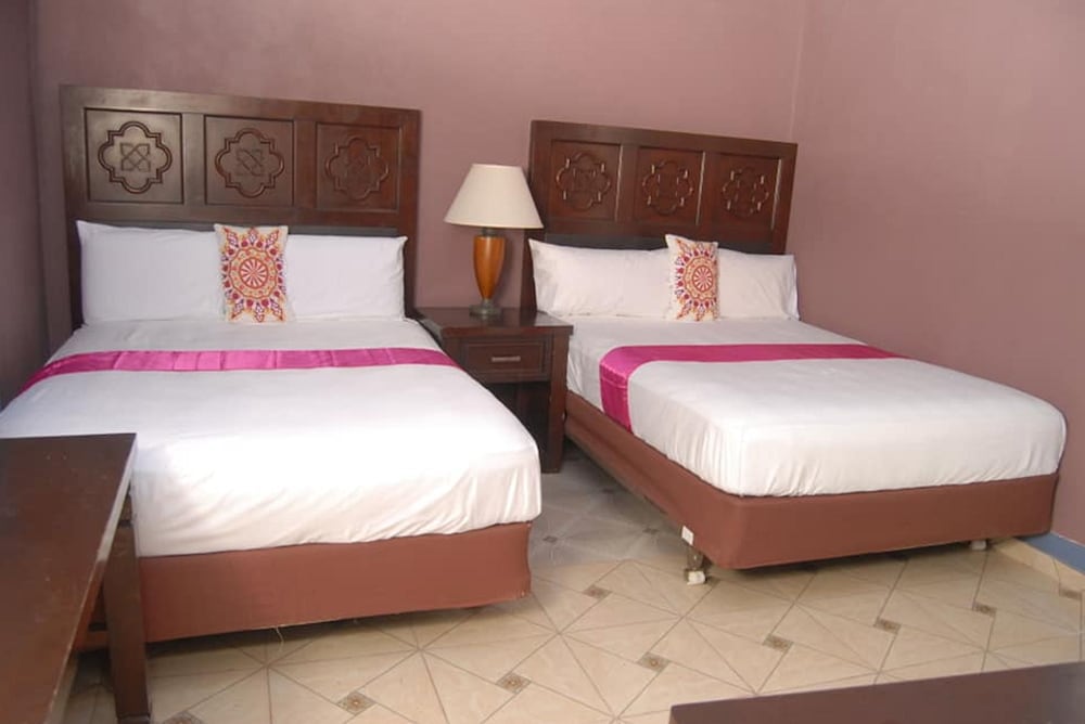 Deluxe Room, 2 Queen Beds, Non Smoking