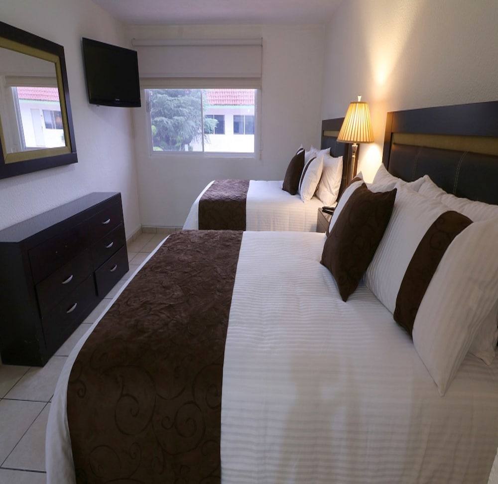 Room (Dog Friendly) - Photo 1