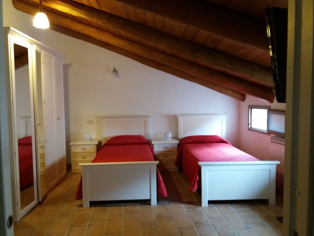Twin Room - Photo 1